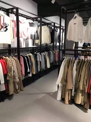 35000件品牌服裝低至5元！大興大型倉(cāng)庫(kù)特賣(mài)引爆服裝批發(fā)熱潮